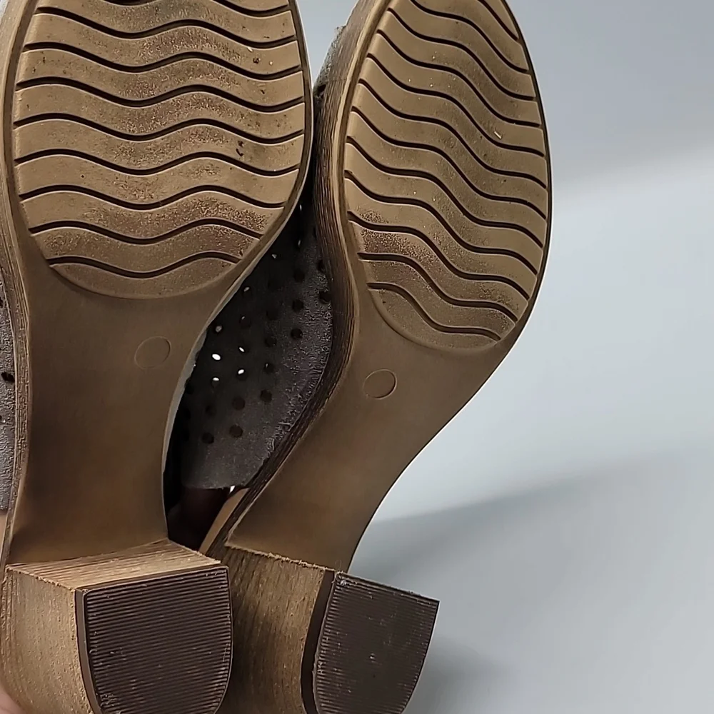 Sophia Milano Grey Perforated Suede Sling Back Sandal Heels Size 8 - Picture 6 of 8